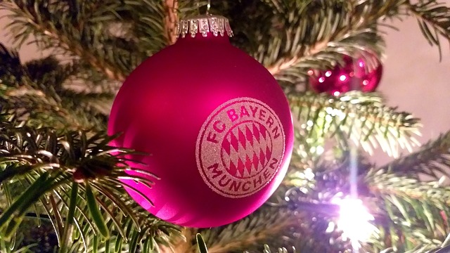 赛场上备受 赛场上备受